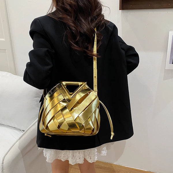 Nova bolsa de ombro feminina versátil, design de nicho 2025