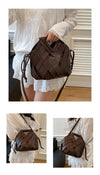 Nova bolsa de ombro feminina versátil, design de nicho 2025