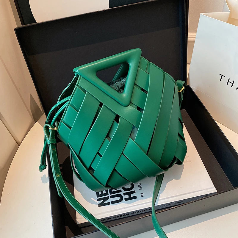 Nova bolsa de ombro feminina versátil, design de nicho 2025