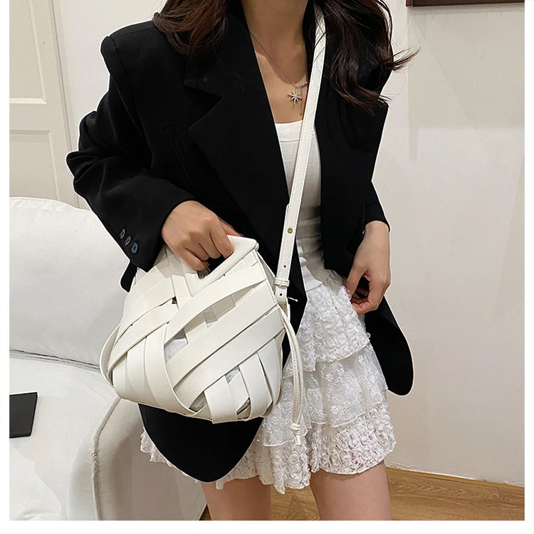 Nova bolsa de ombro feminina versátil, design de nicho 2025
