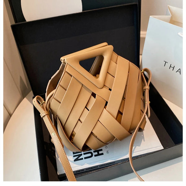 Nova bolsa de ombro feminina versátil, design de nicho 2025