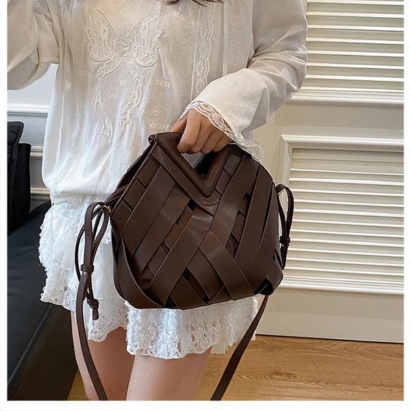 Nova bolsa de ombro feminina versátil, design de nicho 2025