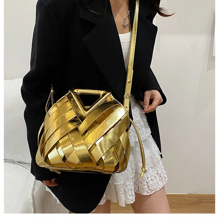 Nova bolsa de ombro feminina versátil, design de nicho 2025