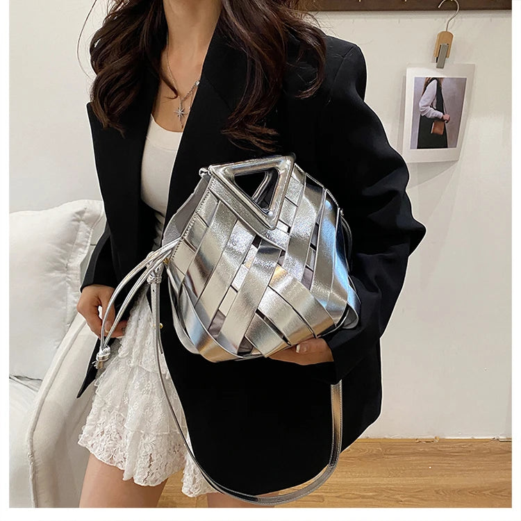 Nova bolsa de ombro feminina versátil, design de nicho 2025