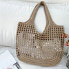 Bolsa feminina de crochê, leve e estilosa — perfeita para dias de sol, passeios e momentos na praia com muito charme e conforto.